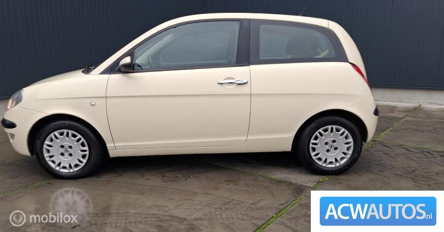 Lancia Ypsilon 1.2-16V Argento