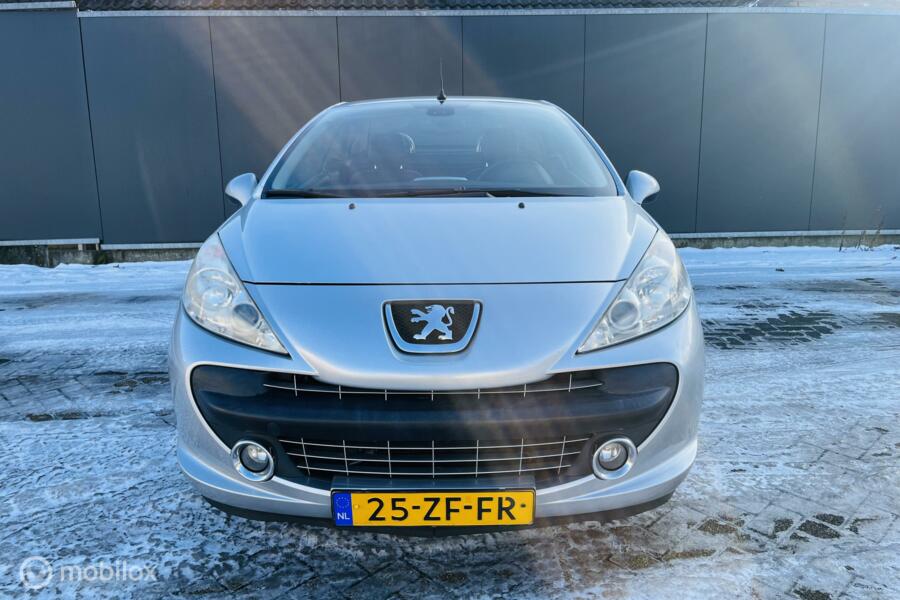 Peugeot 207 CC 1.6 VTi Féline/automaat/clima/trekhaak/17inch