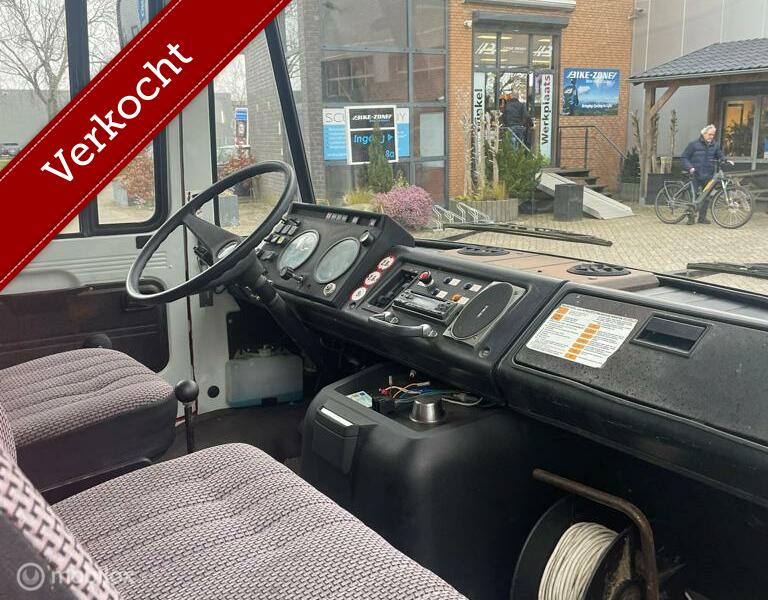 Mercedes 508 diesel foodtruck 29.800 km