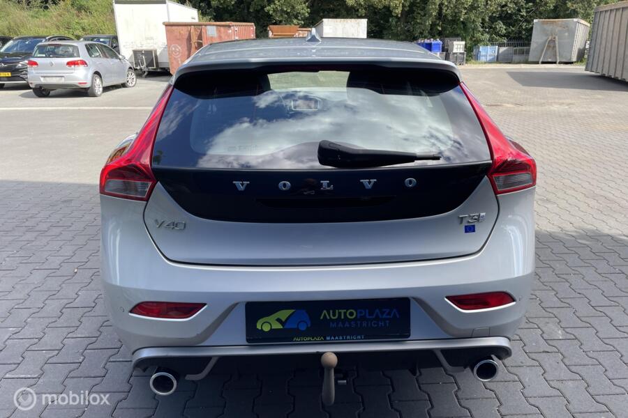 Volvo V40 1.5 T3 / Sport / R Design / 2019 / Panorama /
