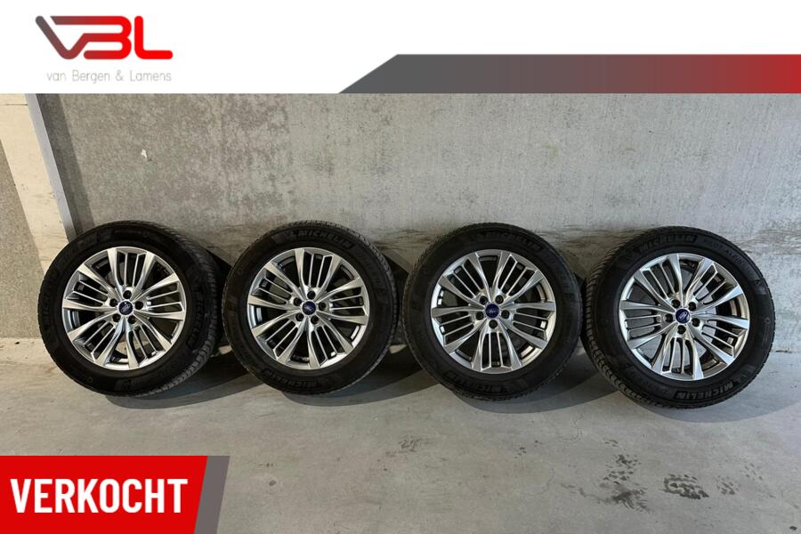 Winterbandenset Ford Kuga 225/60R18 Incl TPMS VIGNALE-velg