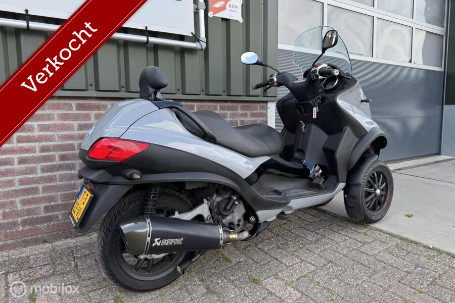 Piaggio 400 LT MP3|Nardo Grey|B-rijbewijs|Alarm|Akrapovic|