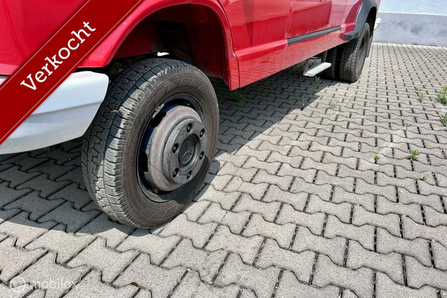 Mercedes 410  4x4      14900 km Brandweer camper