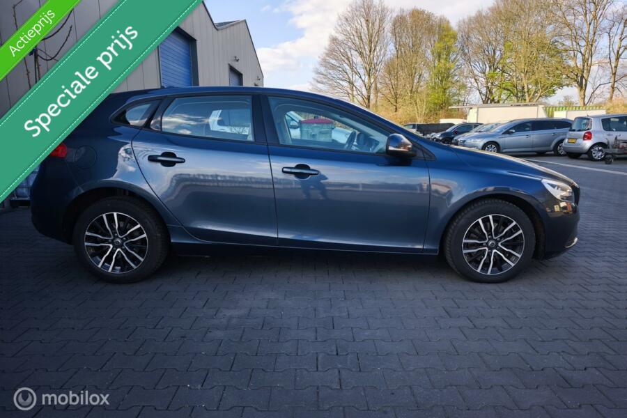 Volvo V40 2.0 T2 / Dealer onderhouden / Zeer Netjes !