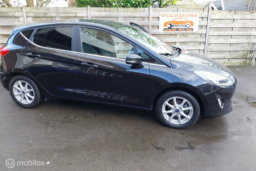 Ford Fiesta 1.0  Titanium Stuur,Stoelen,Ruit verwarming