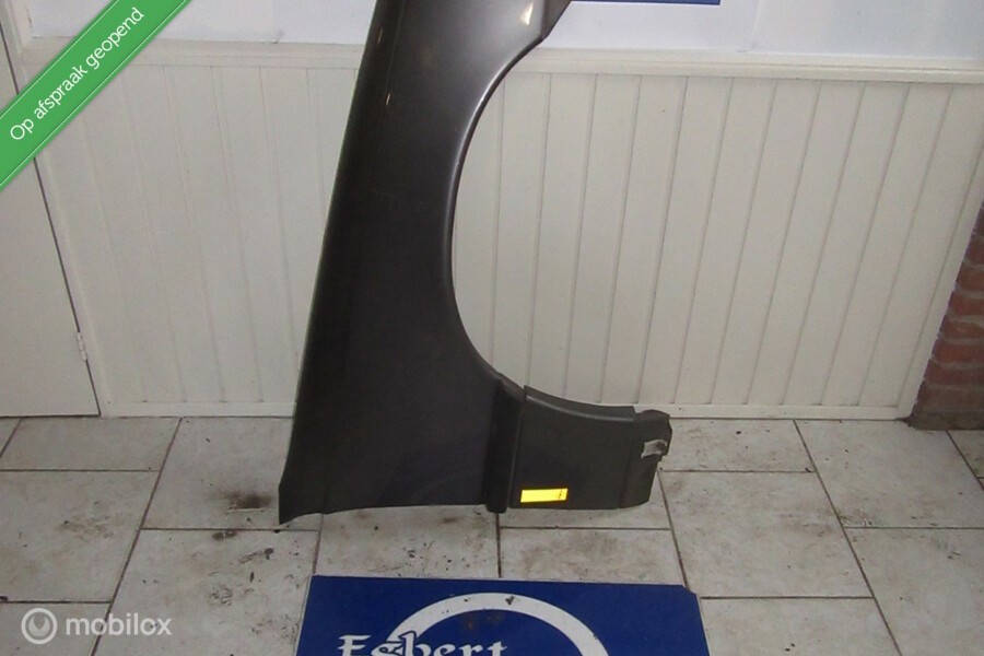 Rechter spatbord voorscherm Opel Omega A 3000, bj '87 tm '93