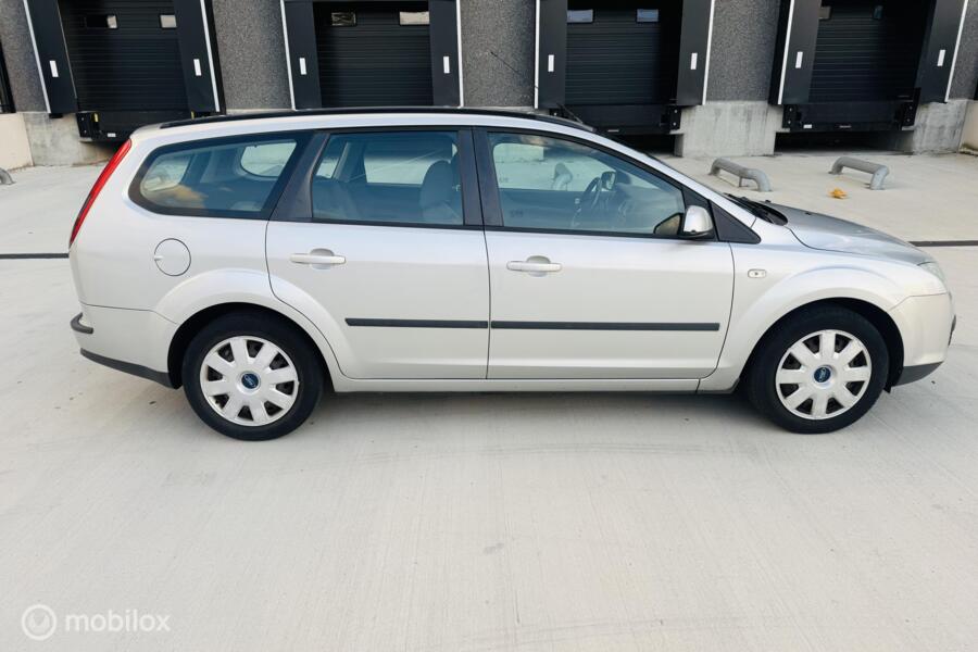 Ford Focus Wagon 1.4-16V Trend Airco Cruisecontrol