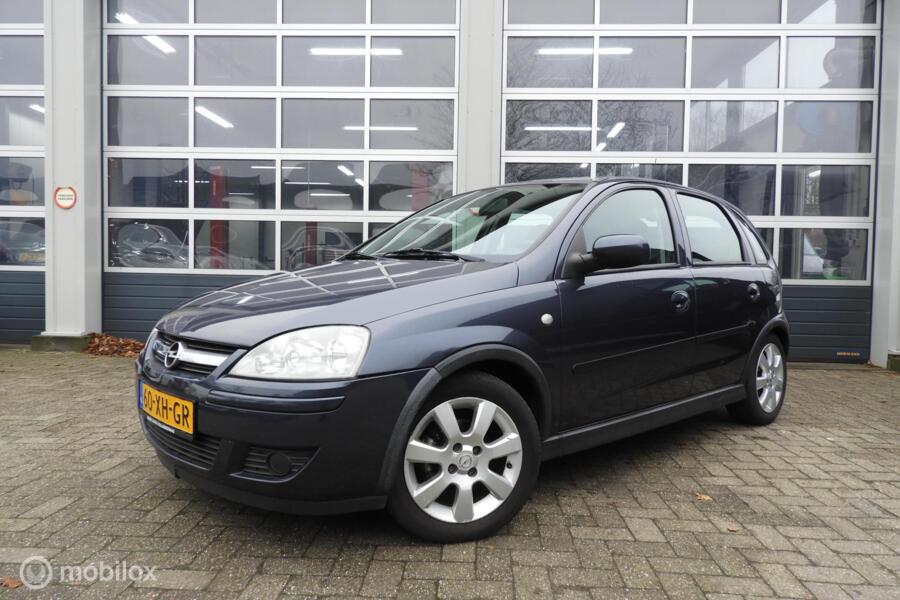 Opel Corsa 1.2-16V Silverline Airco