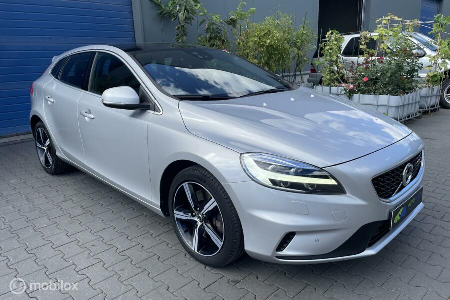 Volvo V40 1.5 T3 / Sport / R Design / 2019 / Panorama /
