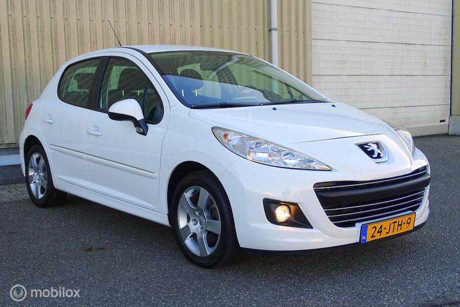 Peugeot 207 1.6 VTi Première