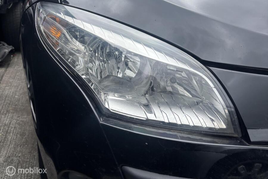 Koplamp rechts Renault Megane Estate III ('09-'16)