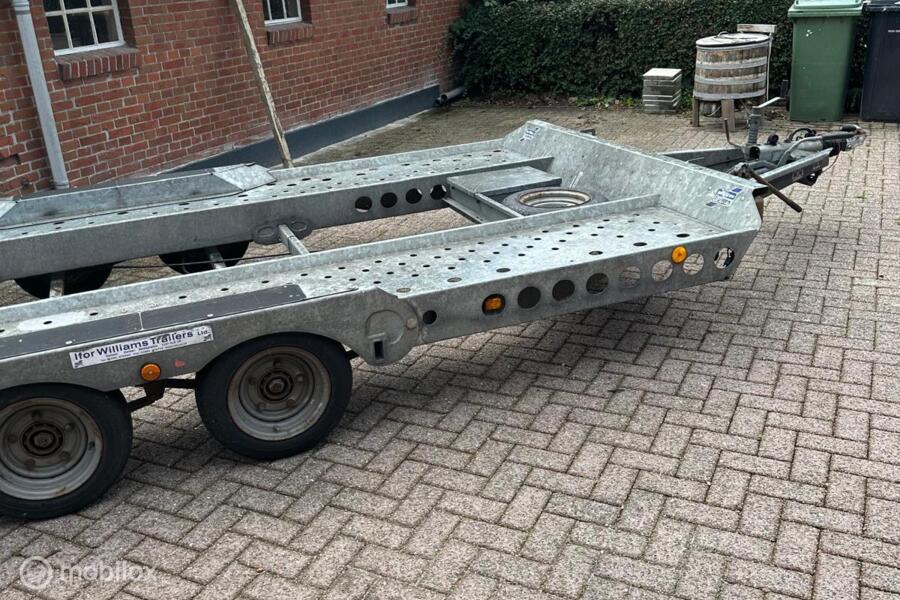Auto Ambulance Ifor Williams CT 35  3500 kilo  bouwjaar 2017