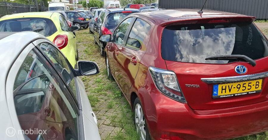 Toyota Yaris 1.5 Full Hybrid Dynamic ( schade)