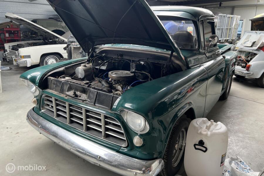 Chevrolet Apache Pickup