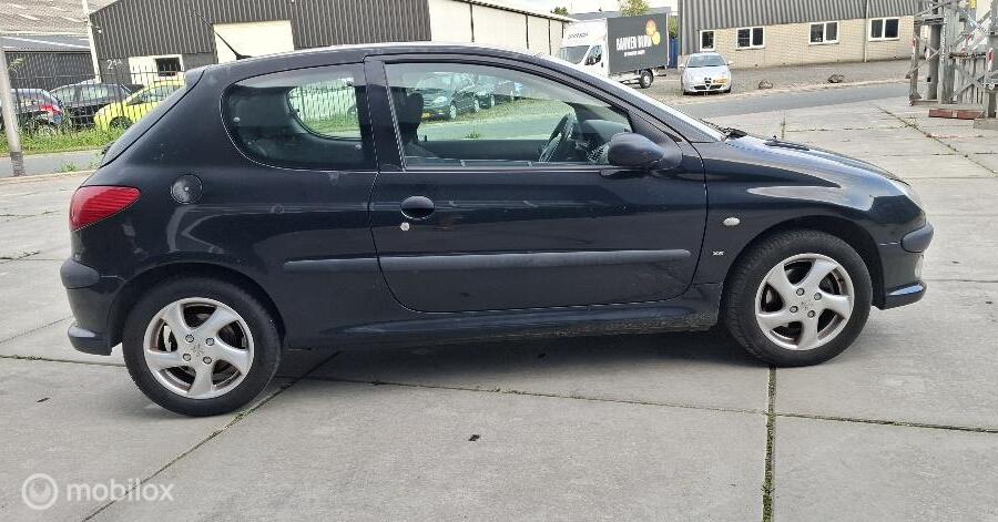 Peugeot 206 1.6-16V XS