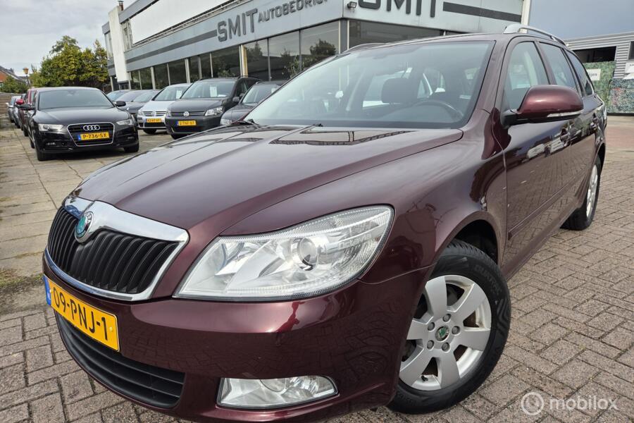 Skoda Octavia Combi 1.2 TSI Elegance AUT/NLAuto/Dealer/Trekh