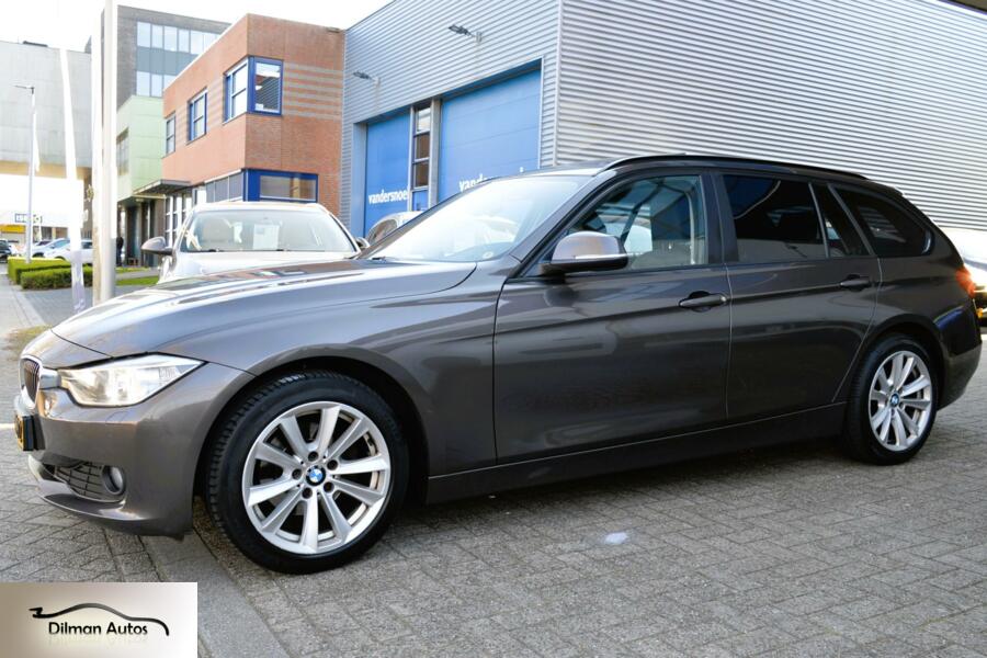BMW 3-serie Touring 316i High Executive/Leder/Pano/Navi/Pdc!