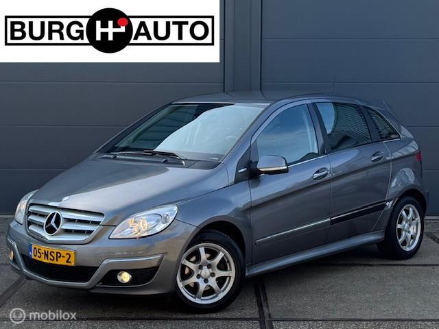 Mercedes B-klasse 160 BlueEFFICIENCY Business Class - AIRCO - CRUISE CONTROLE - PARKEERSENSOREN ACHTER - LM VELGEN - MISTLAMPEN - RADIO/CD - NL AUTO - NAP - APK T/M 23-11-2025 -
