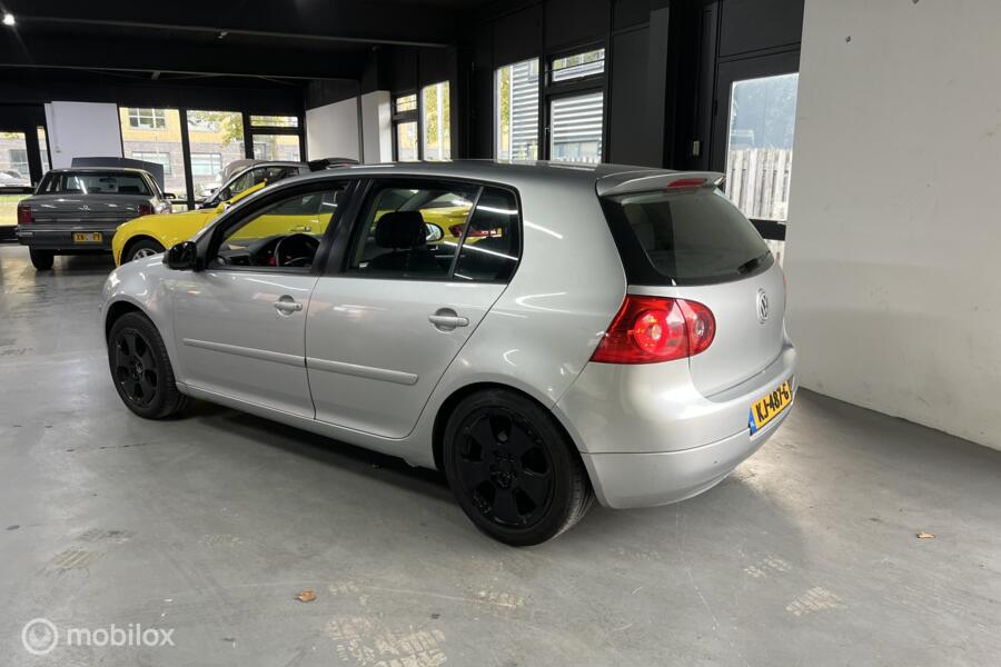 Volkswagen Golf 1.6 FSI Sportline grote scherm