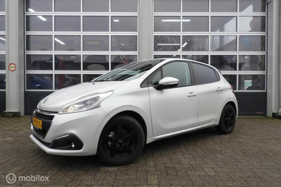 Peugeot 208 1.2 PureTech Allure , parelmoer