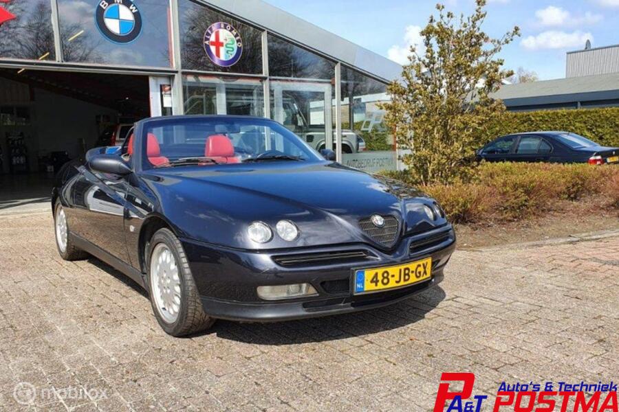 Alfa Romeo Spider 916 CABRIOLET