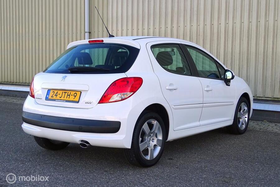 Peugeot 207 1.6 VTi Première
