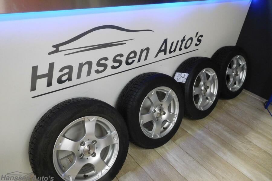 Lichtmetalen velgen met winterbanden o.a.  Mazda 2