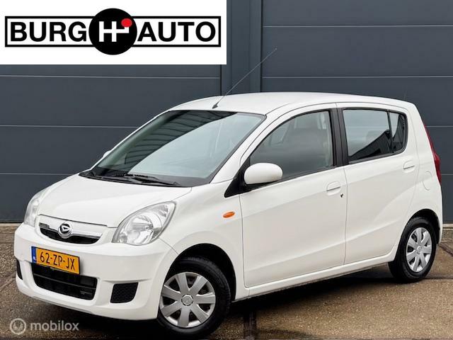 Daihatsu Cuore 1.0 Premium 5 deurs - AIRCO - EL. RAMEN - CPV - STUURBEKRACHTIGING - RADIO/CD - VERSTELBARE ACHTERBANK - NAP - NL AUTO - APK T/M 10-05-2026 -