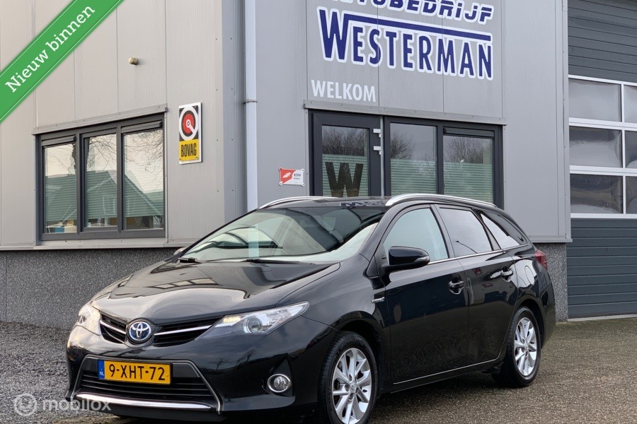 Toyota Auris Touring Sports 1.8 Hybrid Lease+ Navi Pano Clima Cruise Lmv etc.