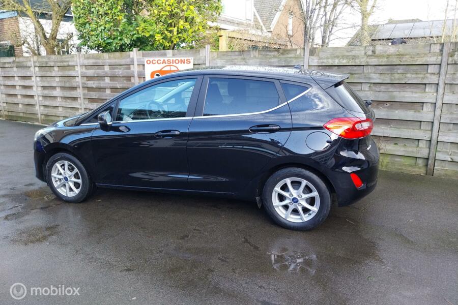 Ford Fiesta 1.0  Titanium Stuur,Stoelen,Ruit verwarming