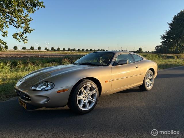 Jaguar XK8 4.0 V8 Coupé boekjes met volledig onderhoud !
