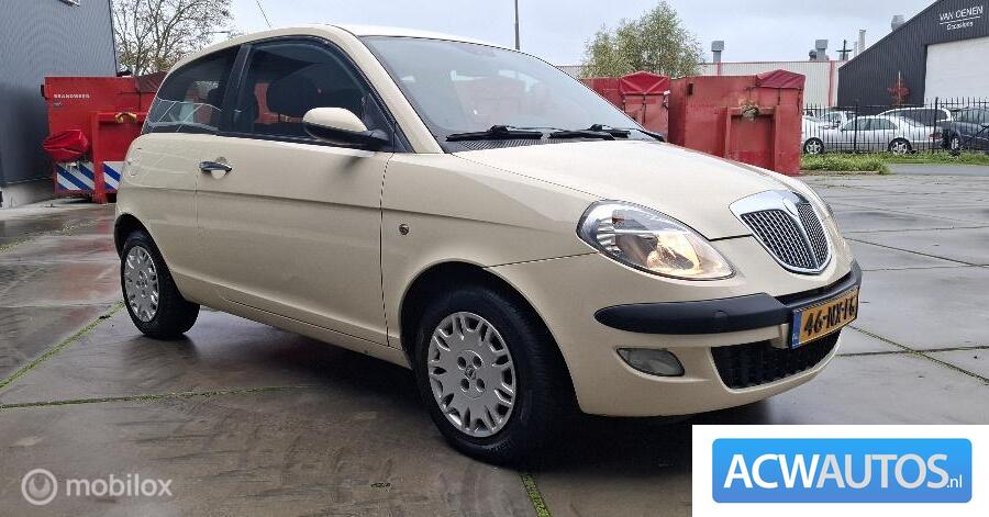 Lancia Ypsilon 1.2-16V Argento