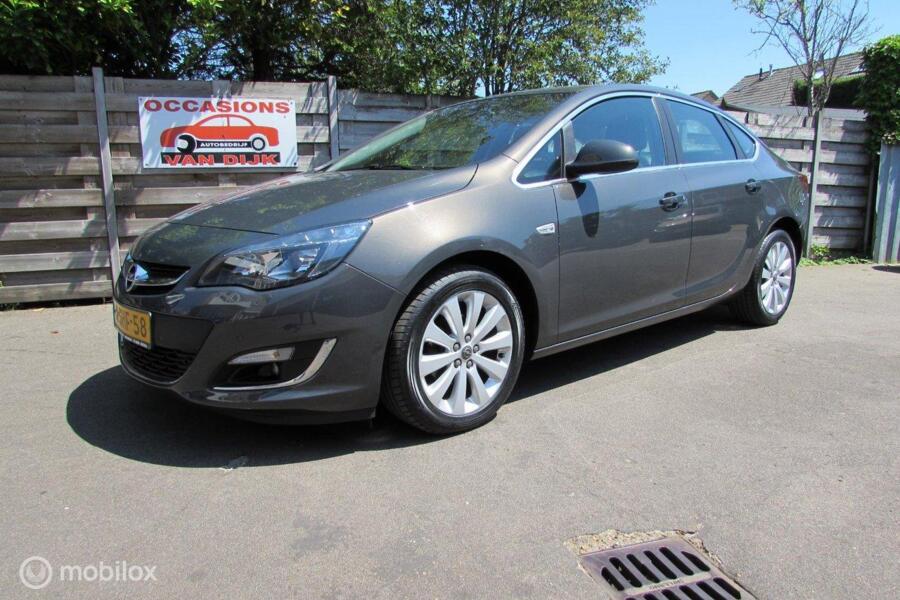 Opel Astra 1.4 Turbo Cosmo Automaat