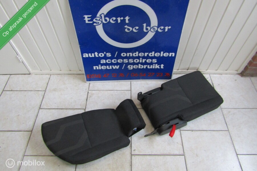 Bankzitting linker zit deel bankje Ford Transit Courier