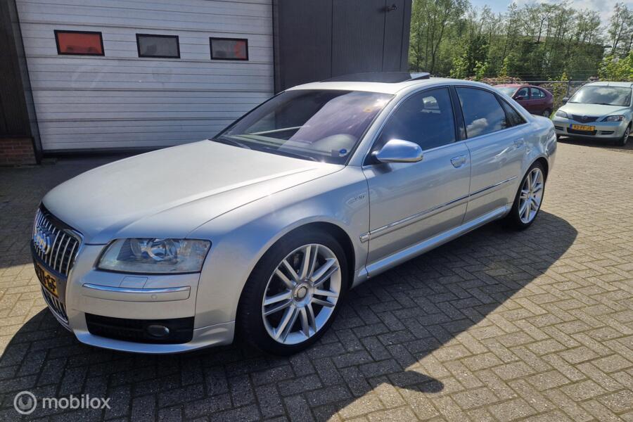 Audi A8 5.2 S8 BOMVOL YOUNGTIMER