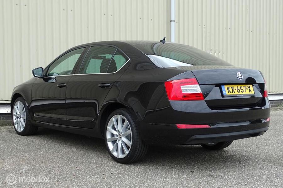 Skoda Octavia 1.0 TSI DSG Style Business