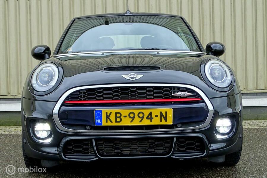 Mini Cabrio 2.0 Cooper S Chili Serious Business