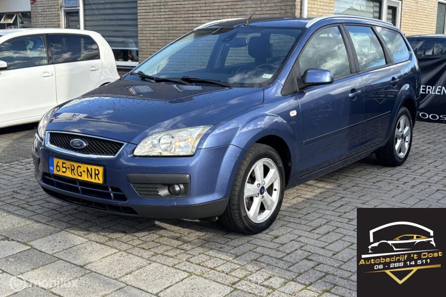 Ford Focus Wagon 1.6-16V Titanium | airco | apk | trekhaak !