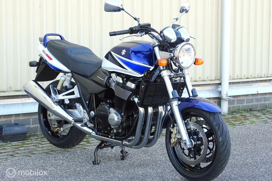 Suzuki GSX 1400 K4