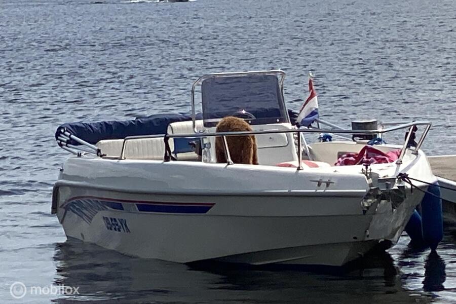 Aquamar Samoa 19FT /580x225/ 90 pk Motor /Ruime console boot
