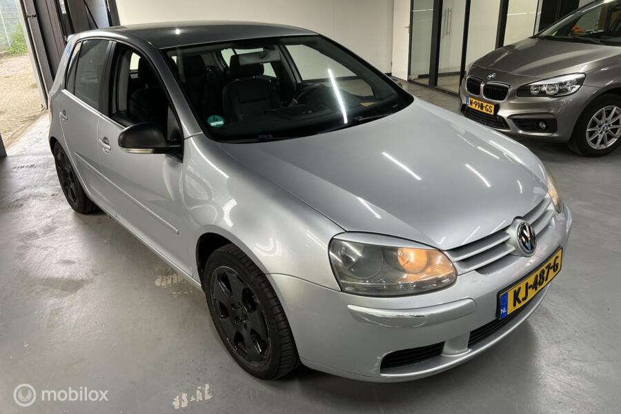 Volkswagen Golf 1.6 FSI Sportline grote scherm