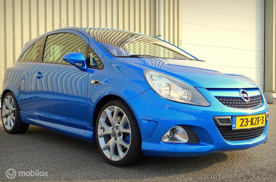 Opel Corsa 1.6-16V Turbo OPC