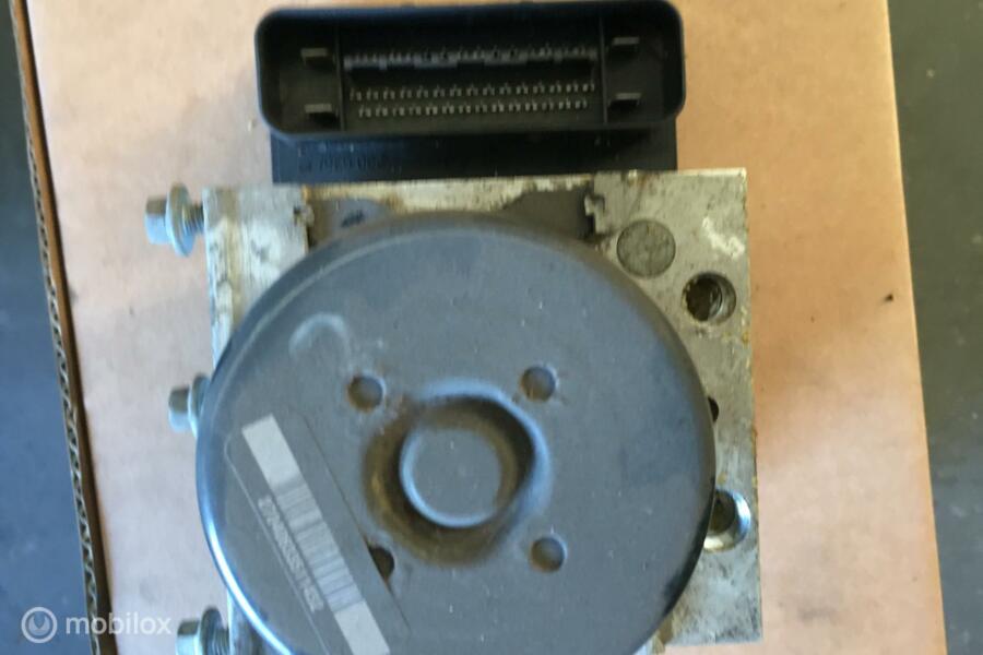 ABS pomp Ford Fiesta VII ('17-'18) CV212C405EA