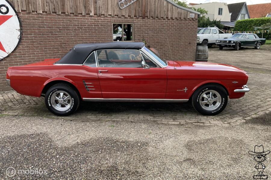 Ford USA mustang convertible v8 c-code