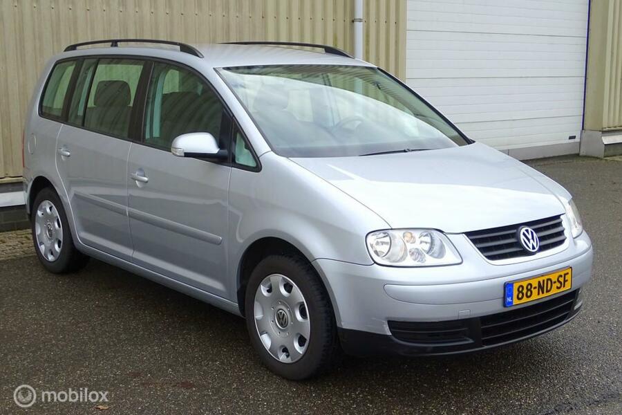 Volkswagen Touran 1.6-16V FSI