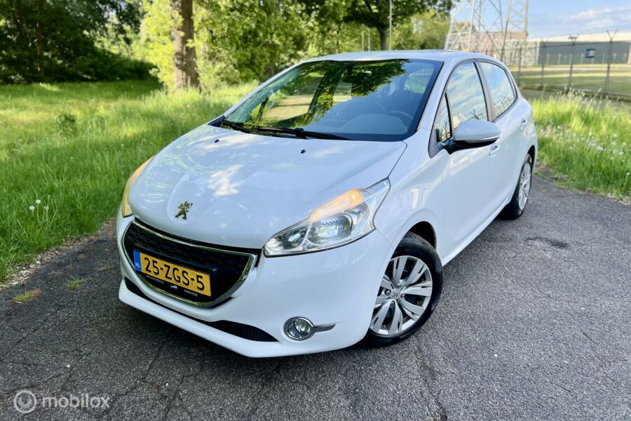 Peugeot 208 1.2 VTi Wit 5drs PDC Airco Touchscreen NAP ✅
