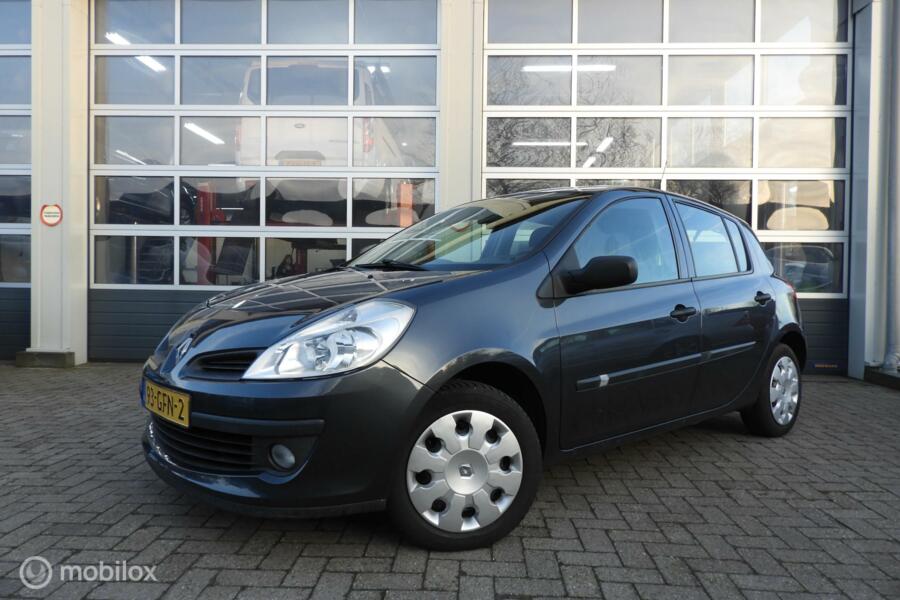 Renault Clio 1.2-16V Authentique