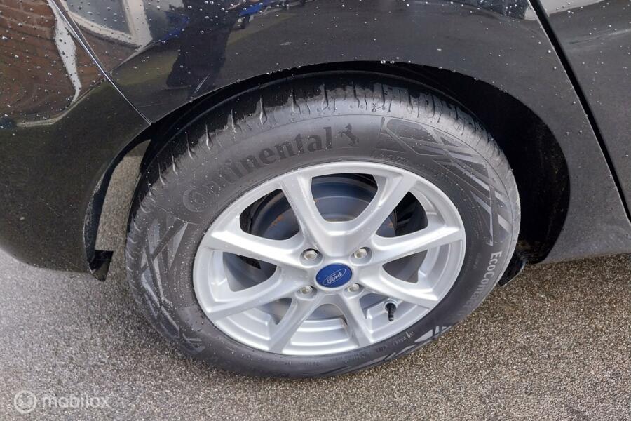 Ford Fiesta 1.0  Titanium Stuur,Stoelen,Ruit verwarming