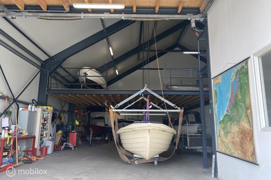 Te huur! 500 m2 geïsoleerde bedrijfsruimte te Ruinen/Kantoor