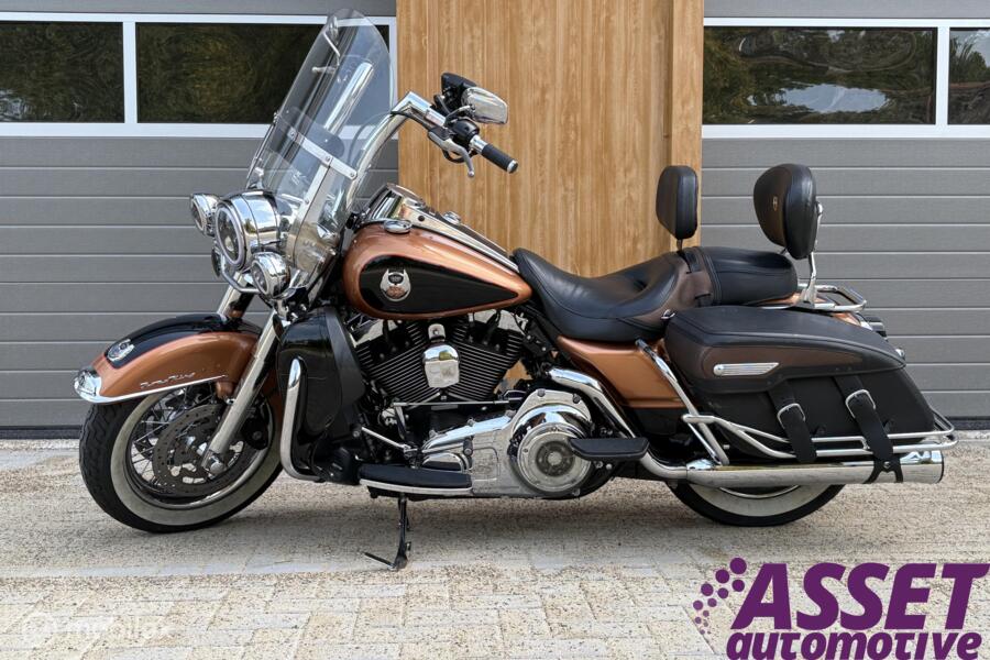Harley Davidson 96 FLHRCA Road King Classic 105 Anniversary